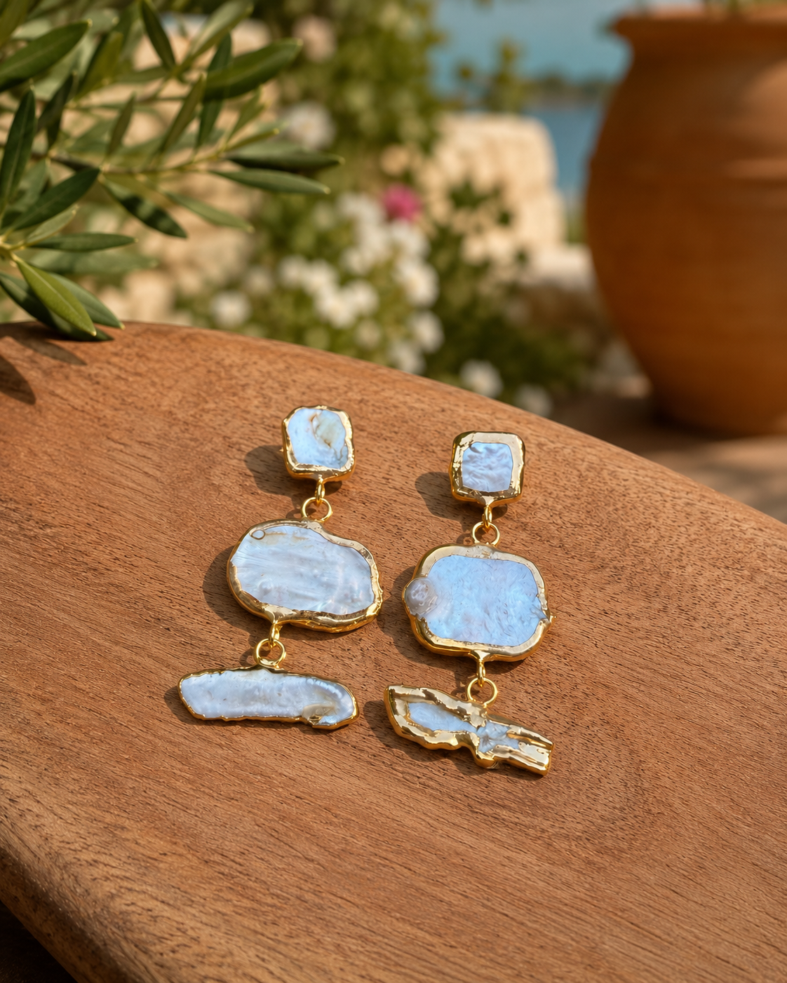 Gold-plated baroque pearl statement earrings Solera Felice