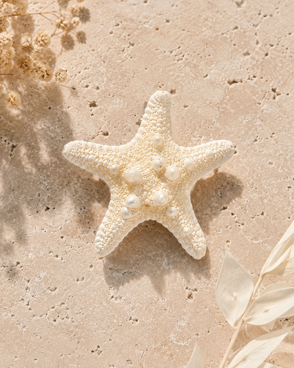 Solera Felice White Starfish Hair Clip product photo
